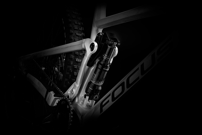 150 mm F.O.L.D. travel suspension: FOCUS JAM². The new e-MTB JAM² with 150 mm F.O.L.D. travel suspension